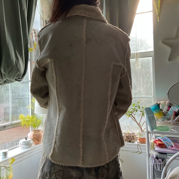 VINTAGE 100% REAL LEATHER SHEARLING DELIAS JACKET NWOT - Picture 4 of 6